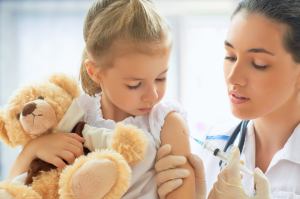 ¿Puede influir la microbiota intestinal en la vacunación en la infancia?